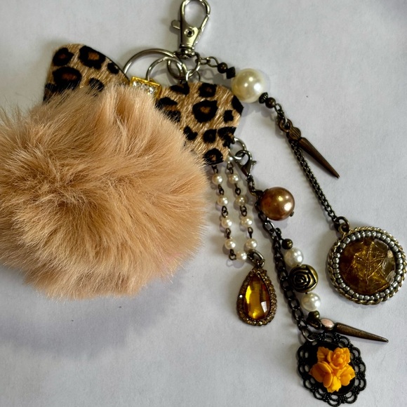 Chic Leopard Pom Pom Keychain bag tote purse Charms - Picture 4 of 10